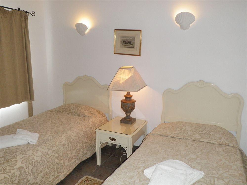 Waterside Village Apartments Luz Esterno foto