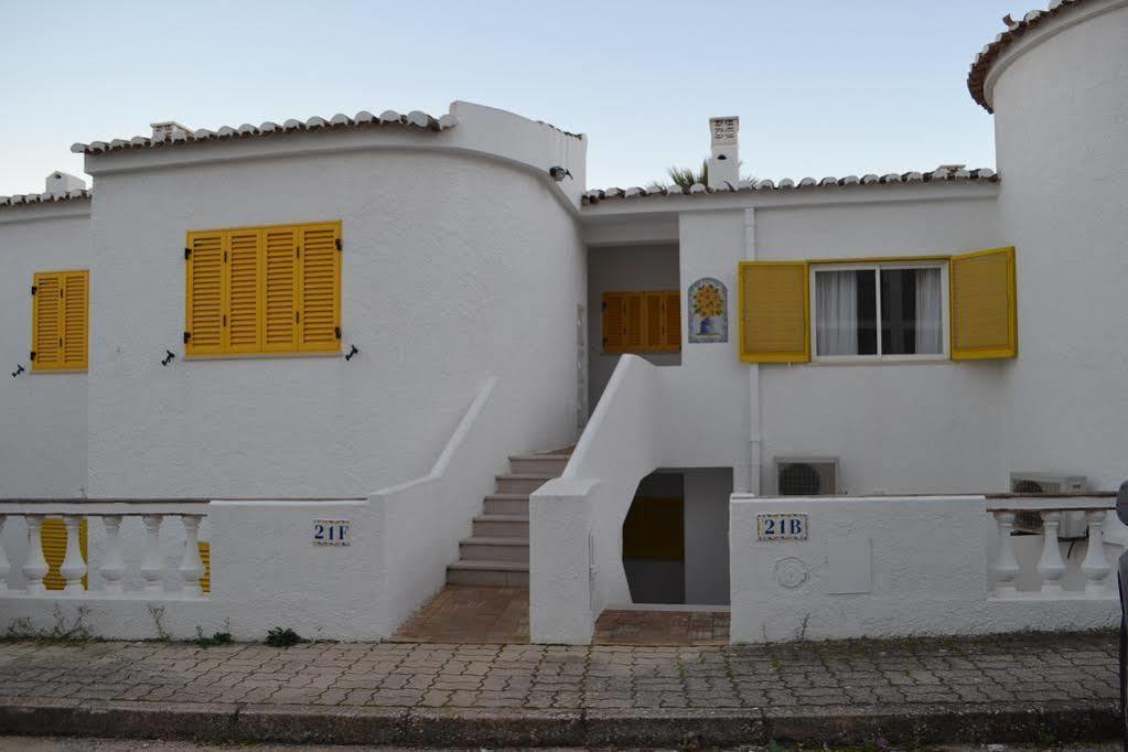 Waterside Village Apartments Luz Esterno foto